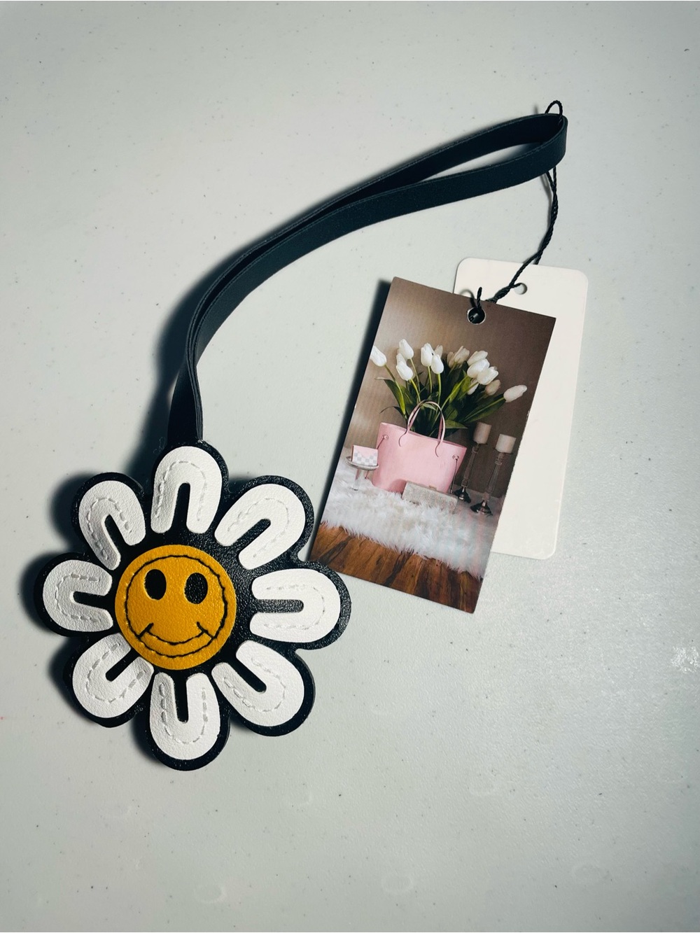 Smiley Daisy Leather Keychain Charm - White & Yellow
